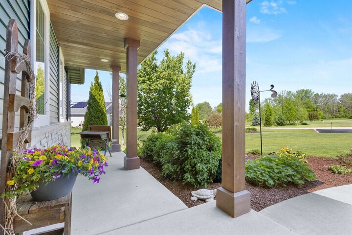 Property Photo:  W7500 Cross Country Lane  WI 54944-9169 