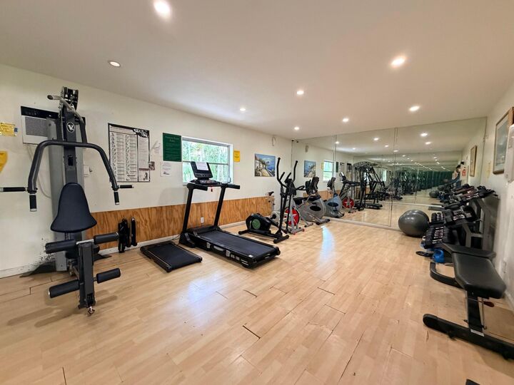 Property Photo:  5174 NE 6th Avenue 526  FL 33334 