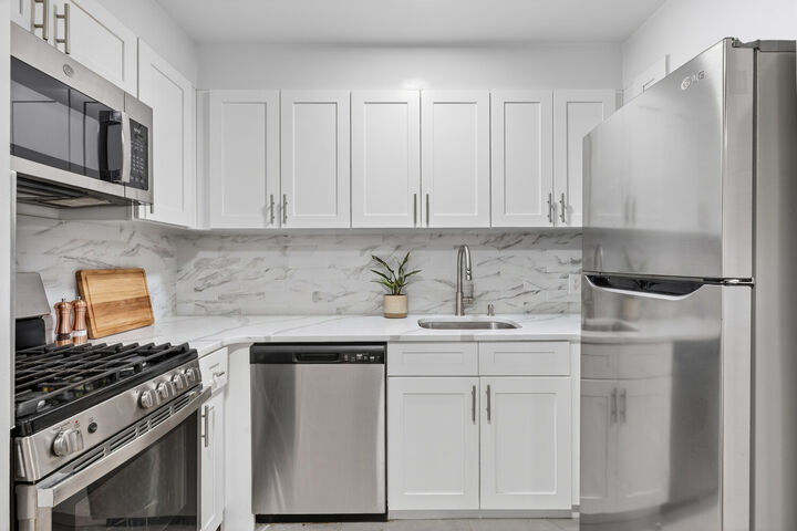 Property Photo:  308 E 38th Street 15C  NY 10016 