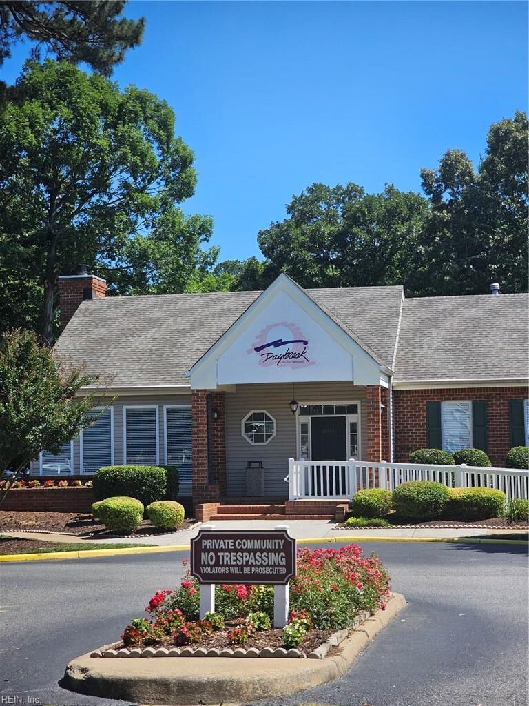 Property Photo: 804 Newday Ct VA 23602