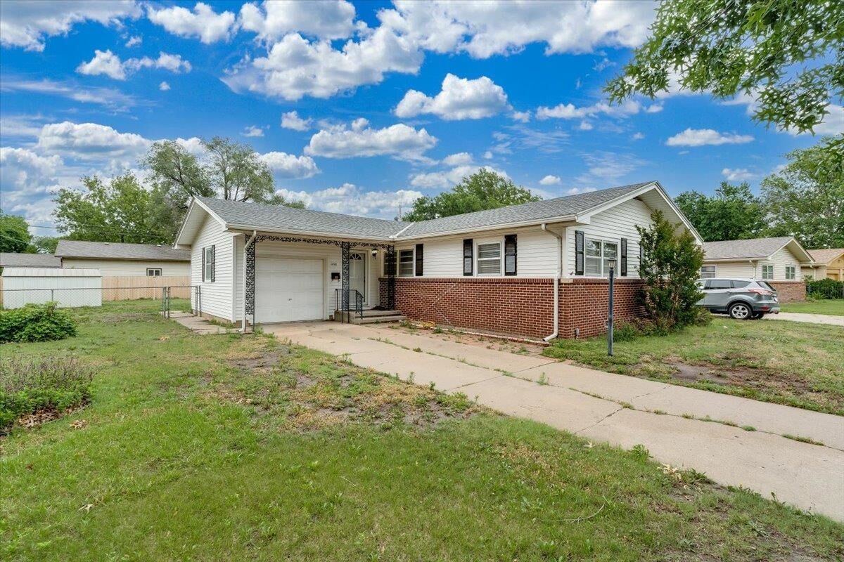 Property Photo: 1410 W Dallas St KS 67217-2314
