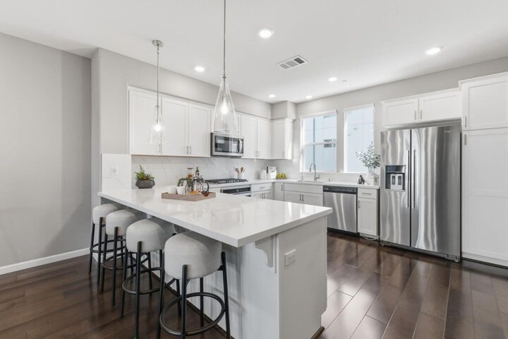 Property Photo:  326 Agustin Narvaez Street 4  CA 95136 