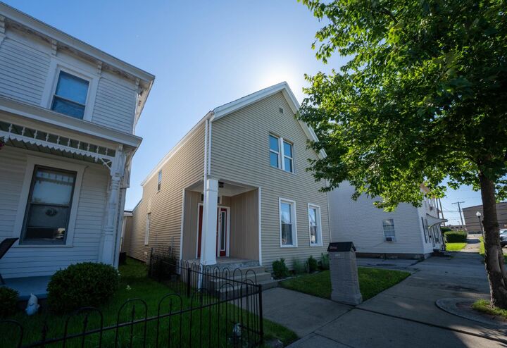 Property Photo:  