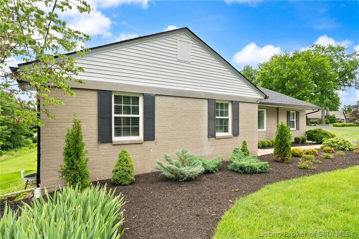 Property Photo:  1610 Crestview Drive  IN 47150 