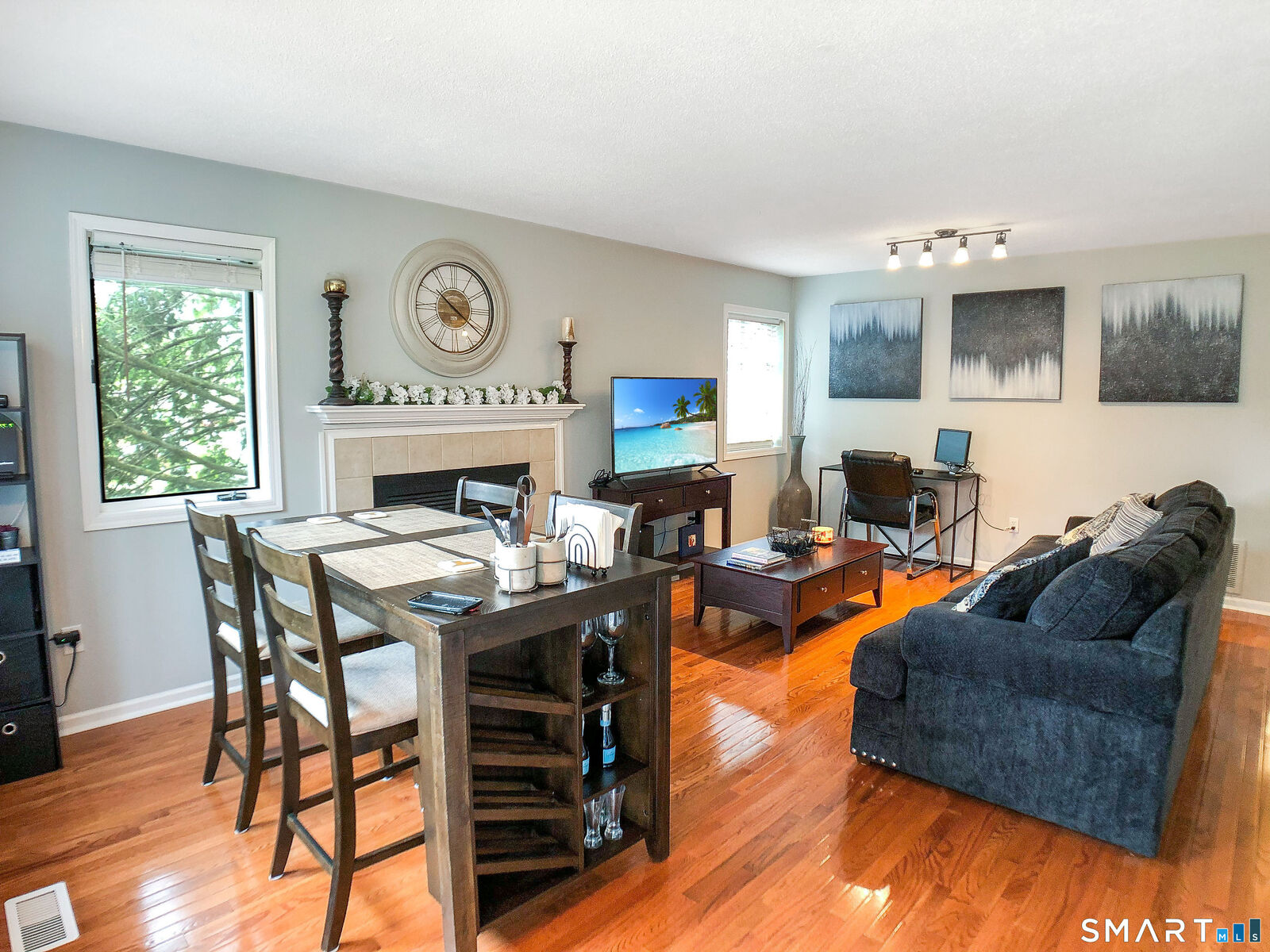Property Photo: 1 Glenrock 1 CT 06850