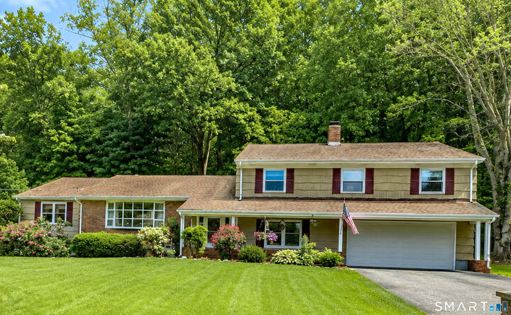 Property Photo:  997 Rainbow Trail  CT 06477 
