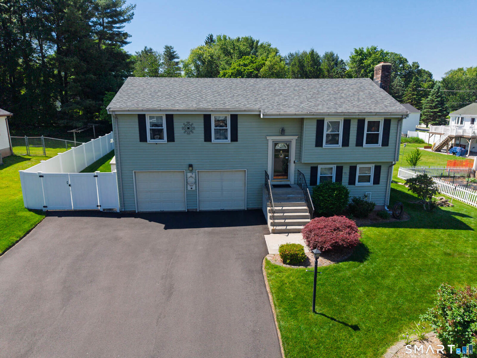 Property Photo:  18 Long Hill Drive  CT 06033 