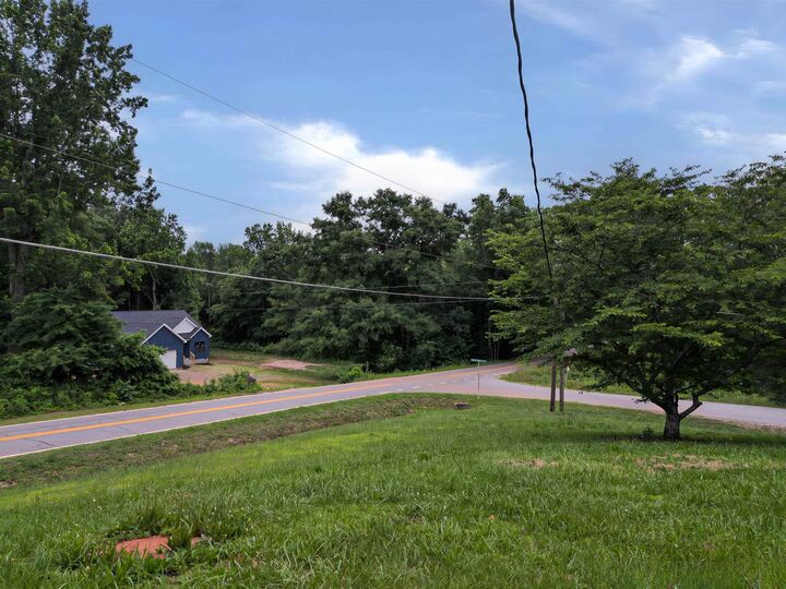 Property Photo:  929 Old Hollis Road  NC 28040 