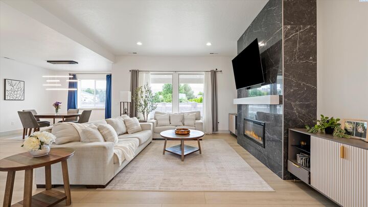 Property Photo: 1661 Livorno Ave WA 99352