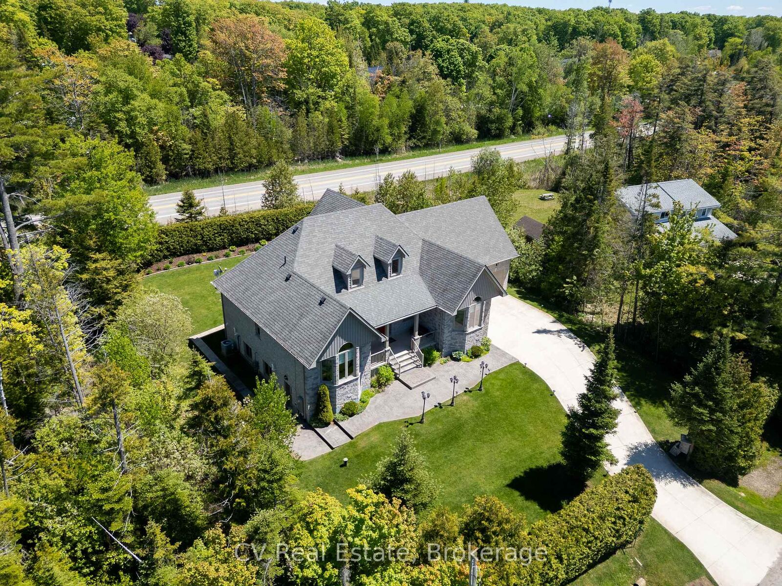 Property Photo: 180 St. Edmunds Crescent ON N0H 2G0