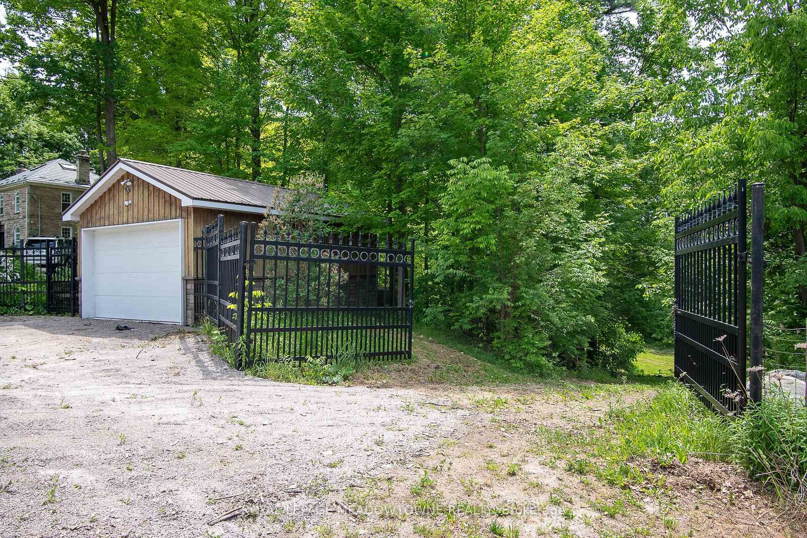 Property Photo: 9920 Regional Road 25 Road ON L9T 2X7