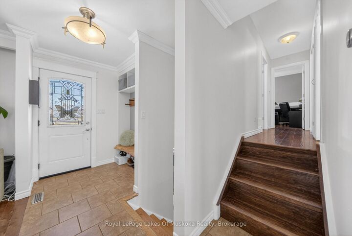 Property Photo: 271 Lakeland Crescent ON L0K 1A0