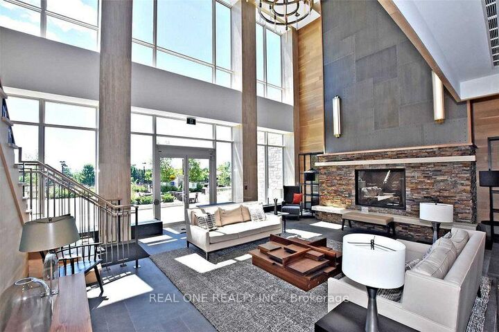 Property Photo: 15 Stollery Pond Crescent 612 ON L6C 0Y4