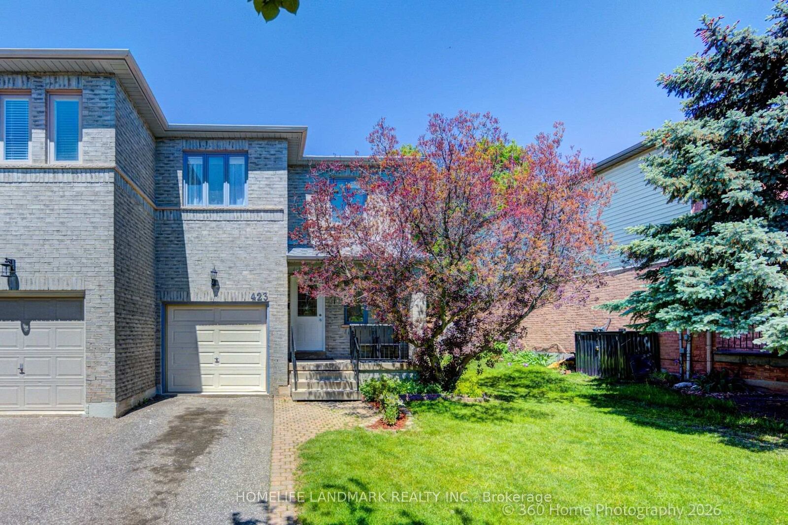 Property Photo: 423 Levanna Lane ON L6H 6B8