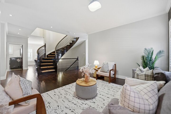 Property Photo: 246 Madhu Crescent ON K2C 4J3