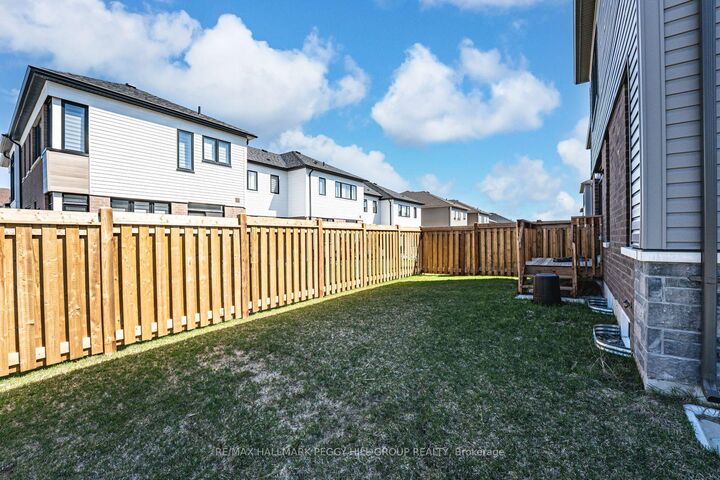 Property Photo: 52 Durham Avenue ON L9J 0W7