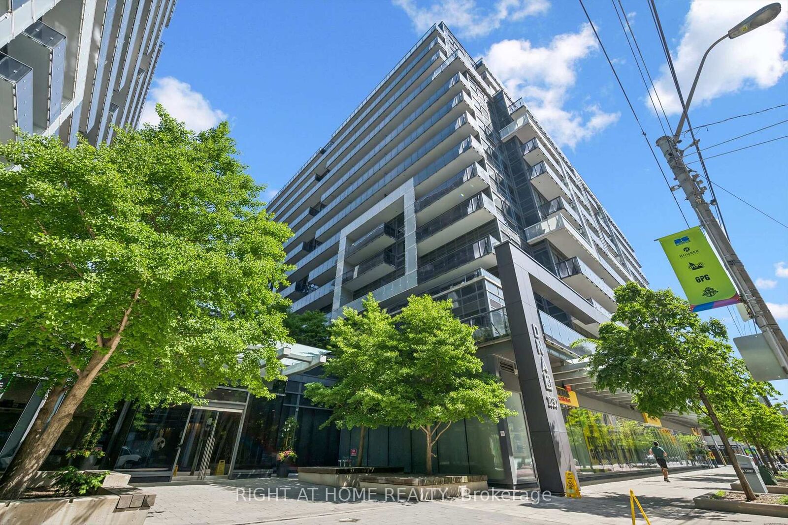 Property Photo: 1030 King Street W 418 ON M6K 3N3