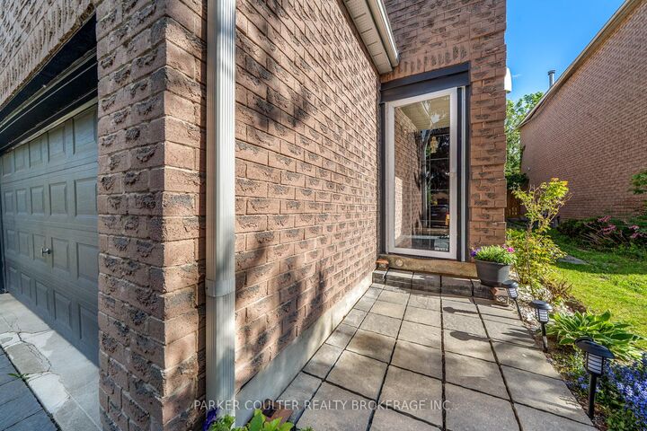 Property Photo: 240 Hickling Trail ON L4M 5W5