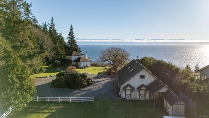 9193 West Coast Rd — photo 1
