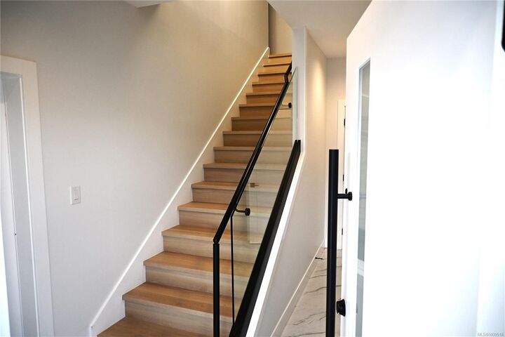 Property Photo: 610 Rotayo Rd BC V9R 3T3