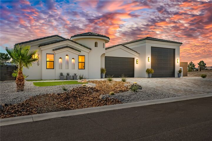 Property Photo:  2329 E Calle Toledo  AZ 86426 