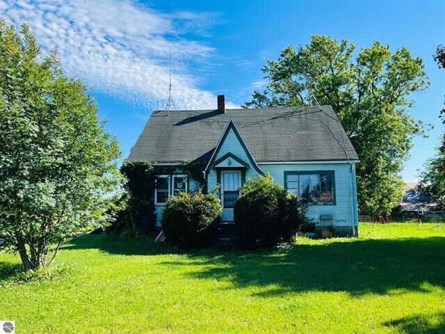 Property Photo: 2050 E Lotan Road MI 49632