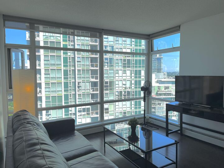 Property Photo:  198 Aquarius Mews 3005  BC V6Z 2Y4 