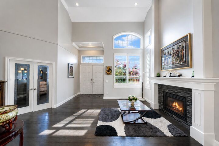 Property Photo: 10 Cedarwood Court BC V3H 4W2