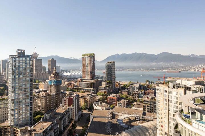 688 Abbott Street 3506 — photo 1