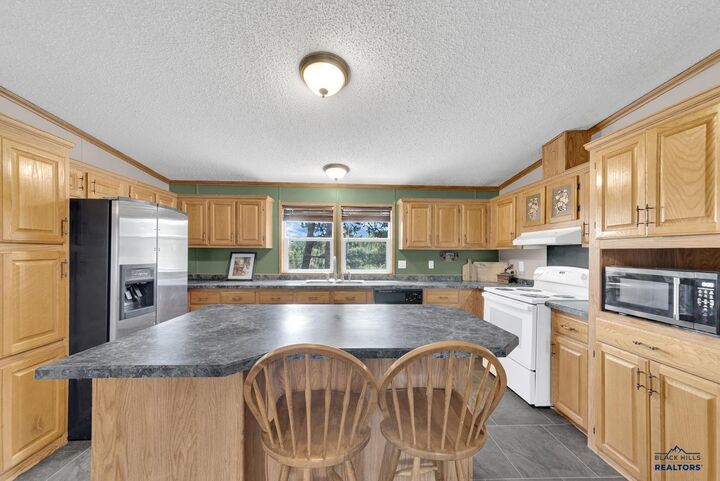 Property Photo:  24611 White Tail Rdg Rd  SD 57744 