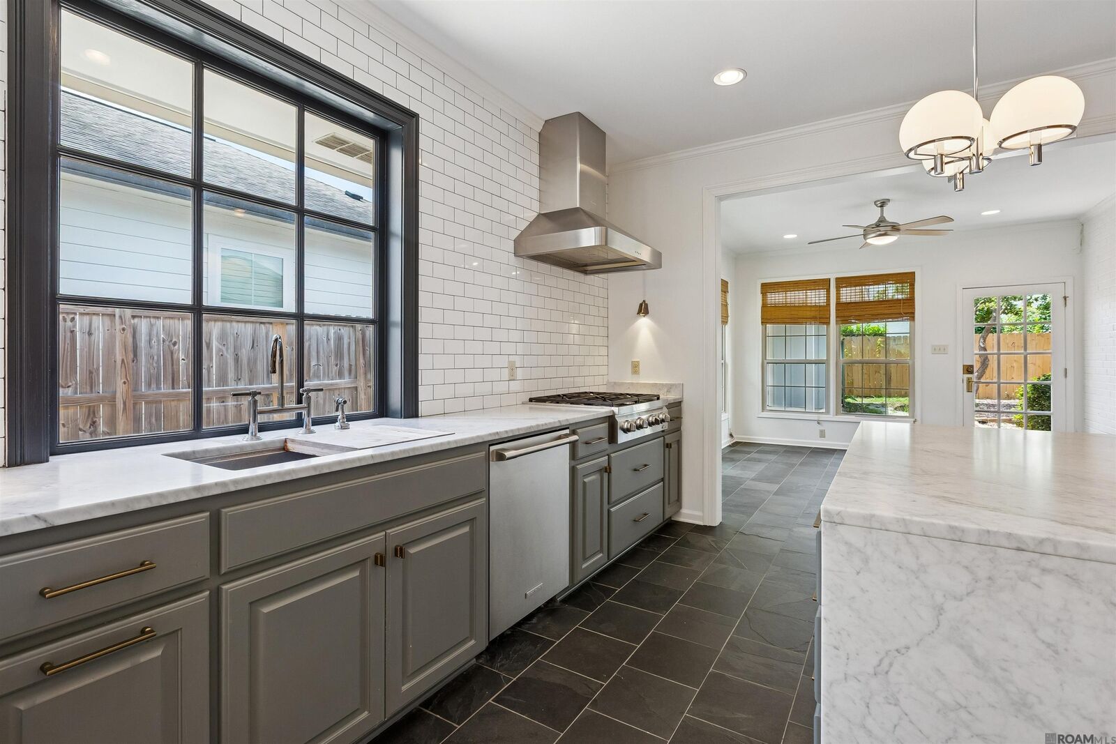 Property Photo:  2634 Lydia Ave  LA 70808 