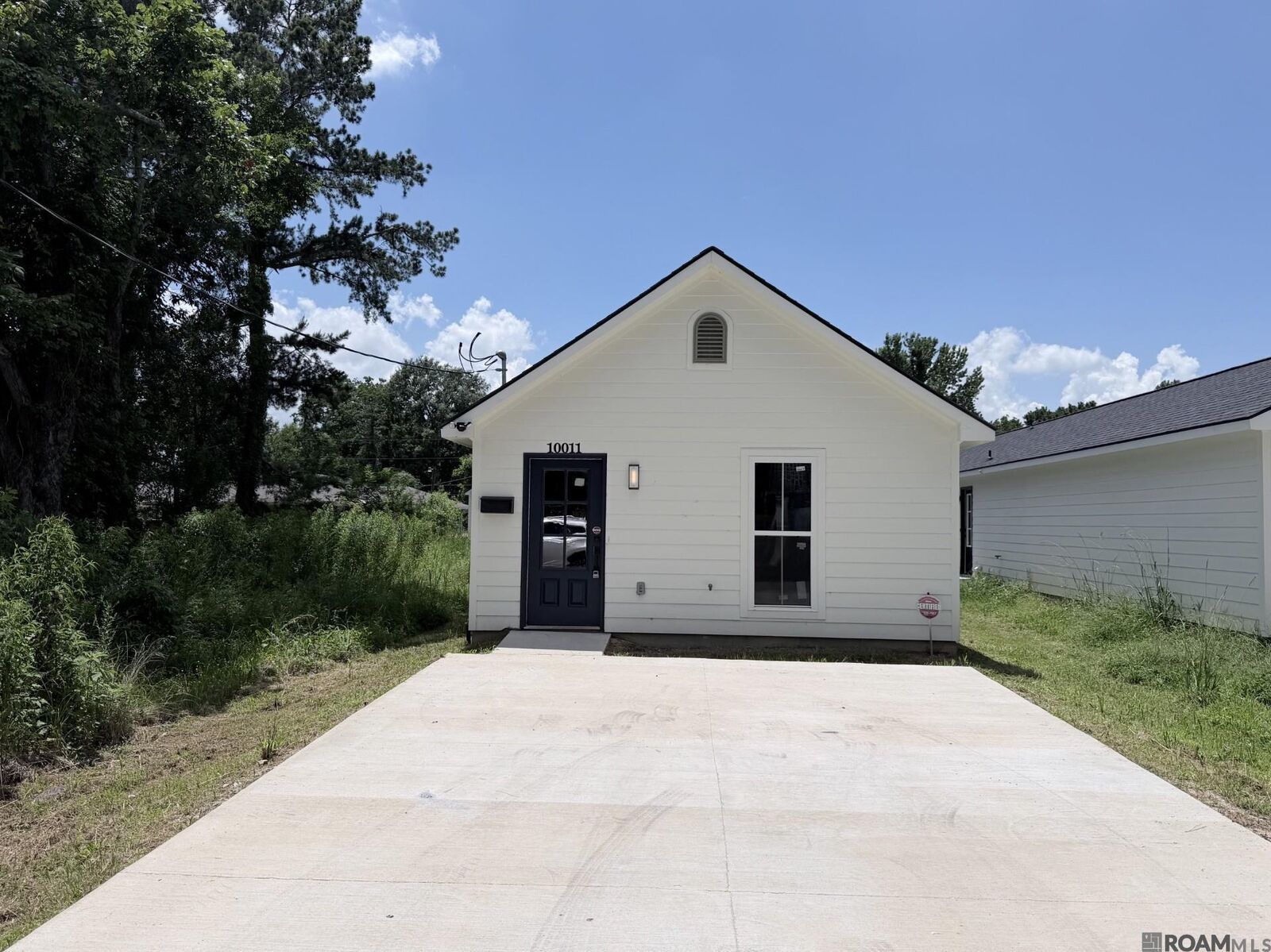 Property Photo:  10011 Avenue B  LA 70807 