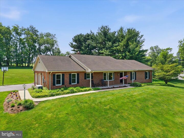 Property Photo: 690 Indian Run Road PA 17551