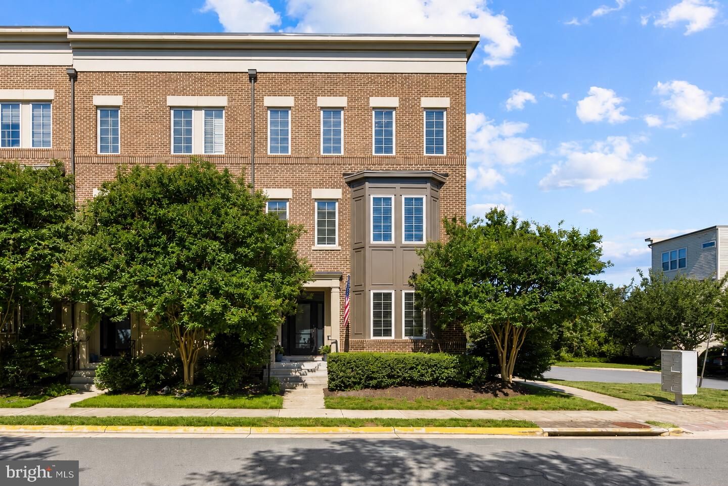 Property Photo: 22807 Breezy Hollow Drive VA 20148