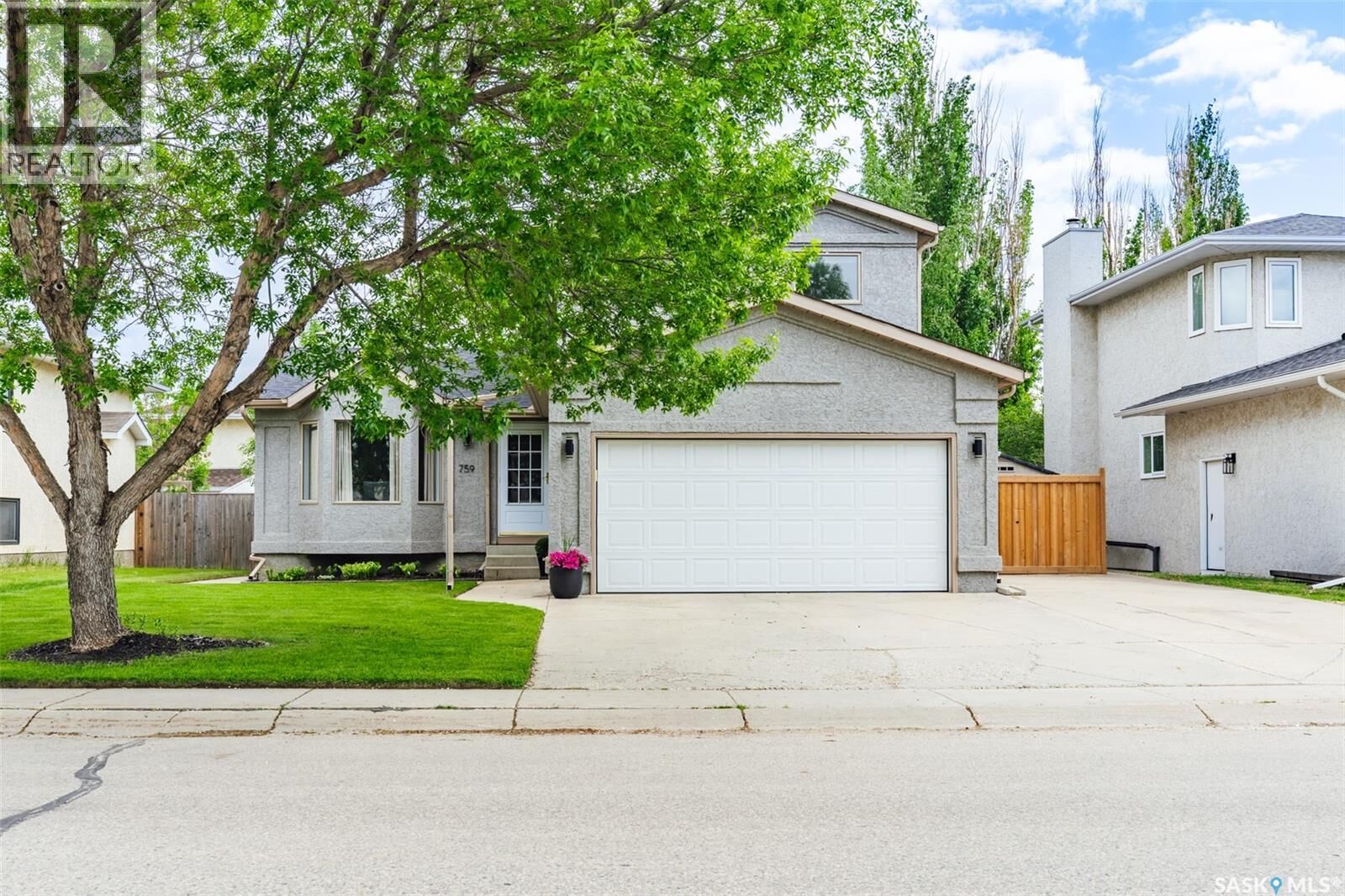 Property Photo:  759 Cowley Road  SK S7N 4J1 