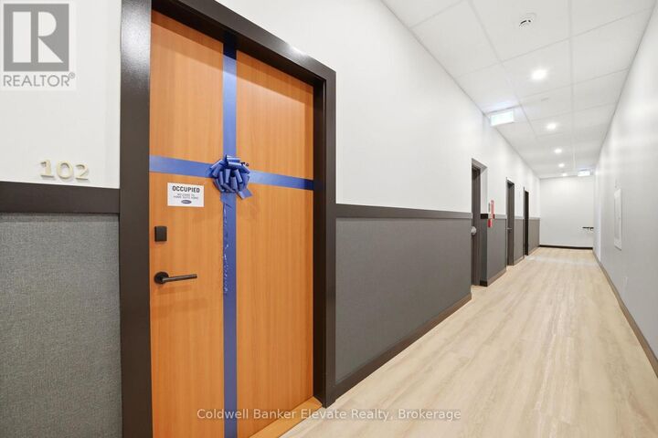 Property Photo:  1660 Bloor Street West 102  ON M6P 1A8 