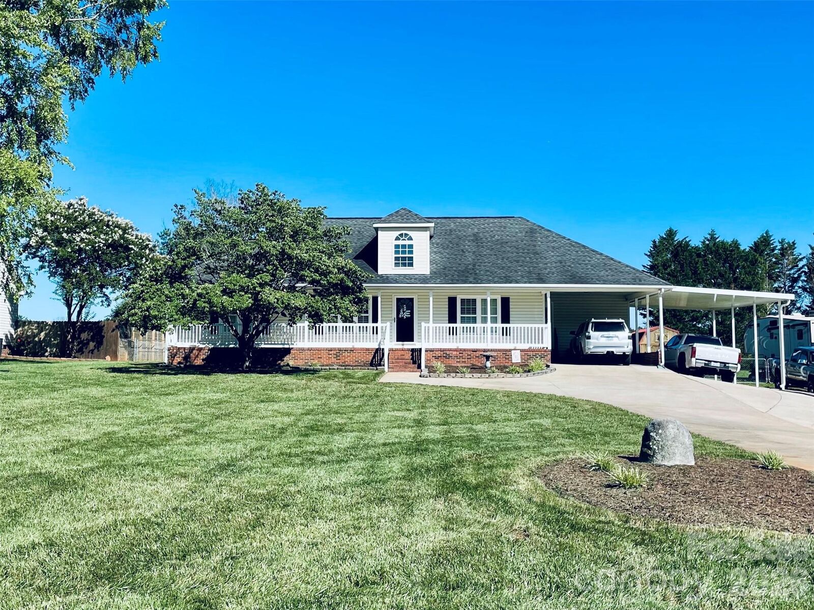 Property Photo:  131 Landing Court  NC 28016 
