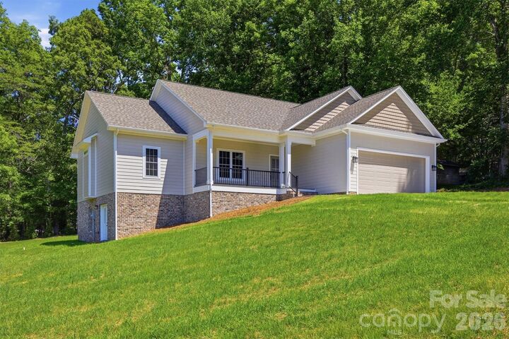 Property Photo:  107 Meadow View Street  NC 28655 