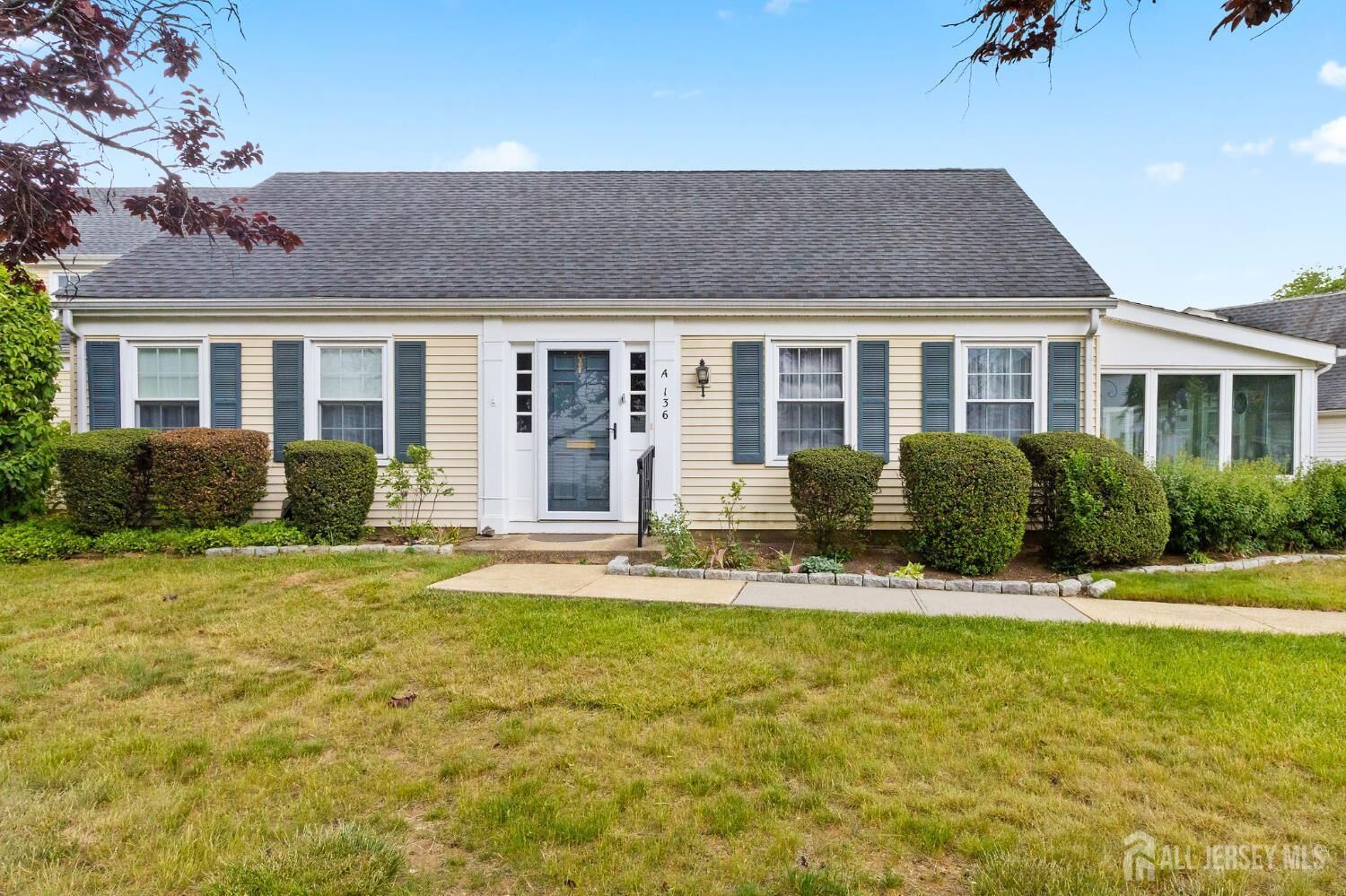 Property Photo:  136 Plymouth Lane  NJ 08831 