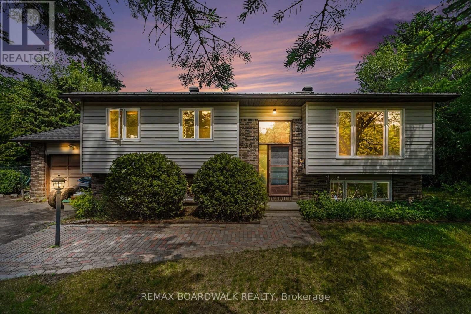 Property Photo:  3399 Regburn Drive  ON K0A 2W0 