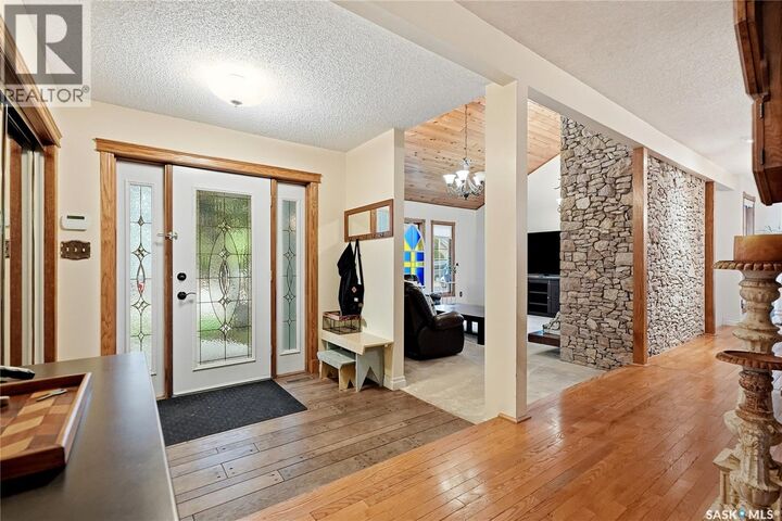 Property Photo:  206 Willoughby Crescent  SK S7H 4W7 