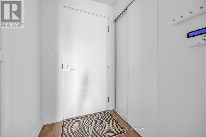 Property Photo:  30 Ordnance Street 1705  ON M6K 0C8 