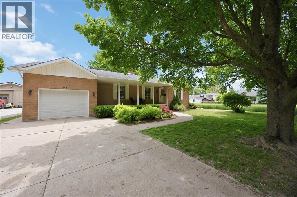 Property Photo:  941 Wilson Street  ON N0P 1M0 