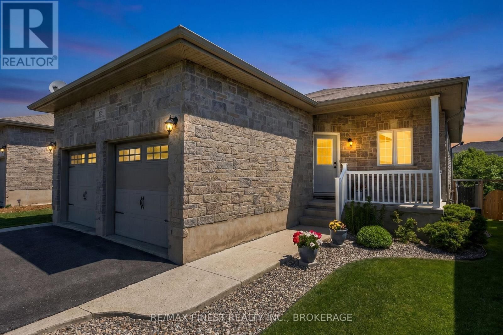Property Photo:  123 Connell Drive  ON K7N 0A3 