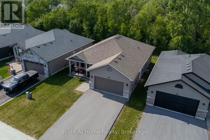 Property Photo:  40 Birchmount Street  ON K8V 0A8 