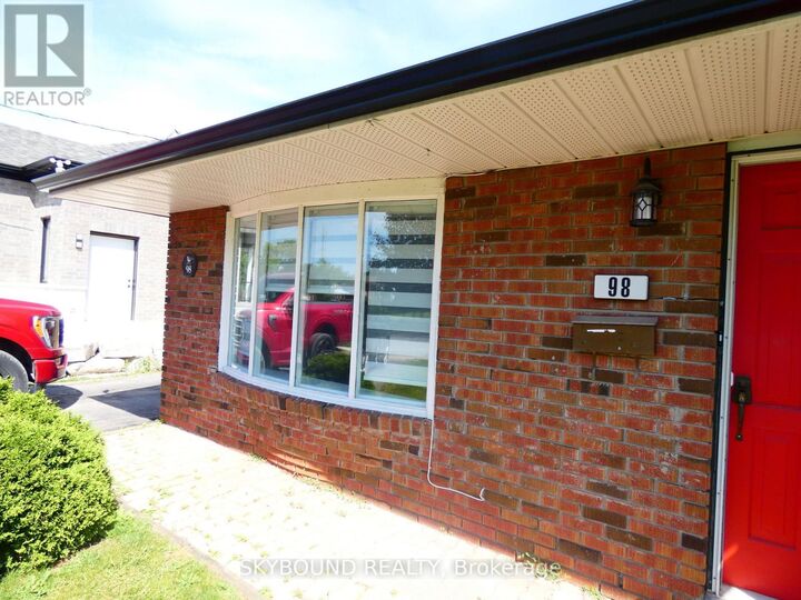 Property Photo:  98 Barton Street 1  ON L9T 1C9 