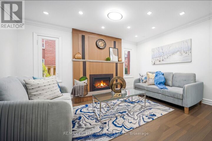 Property Photo:  5 Tulip Drive  ON L6Y 3T1 