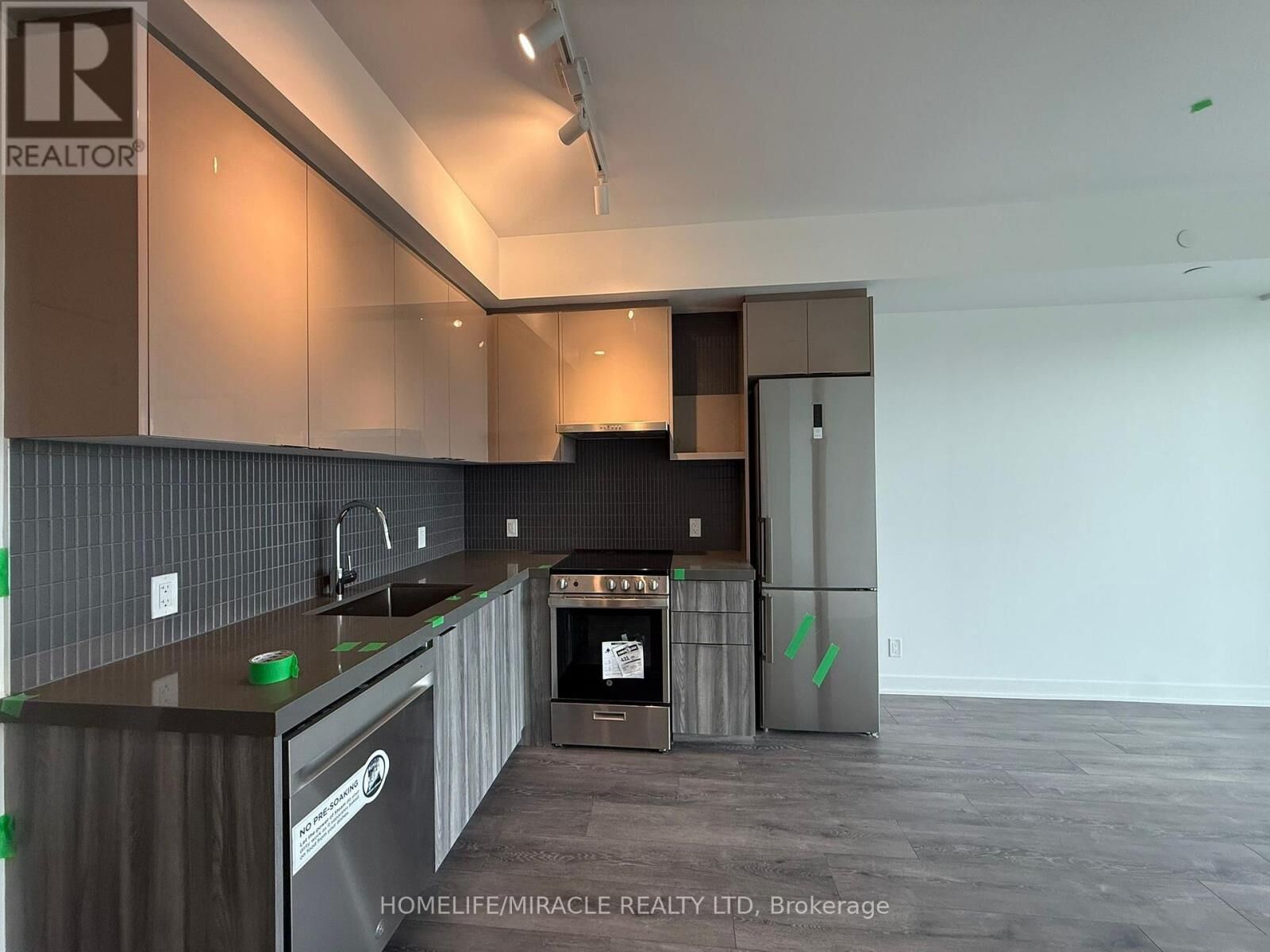 Property Photo:  10 Flavelle Trail  ON L4L 1V8 