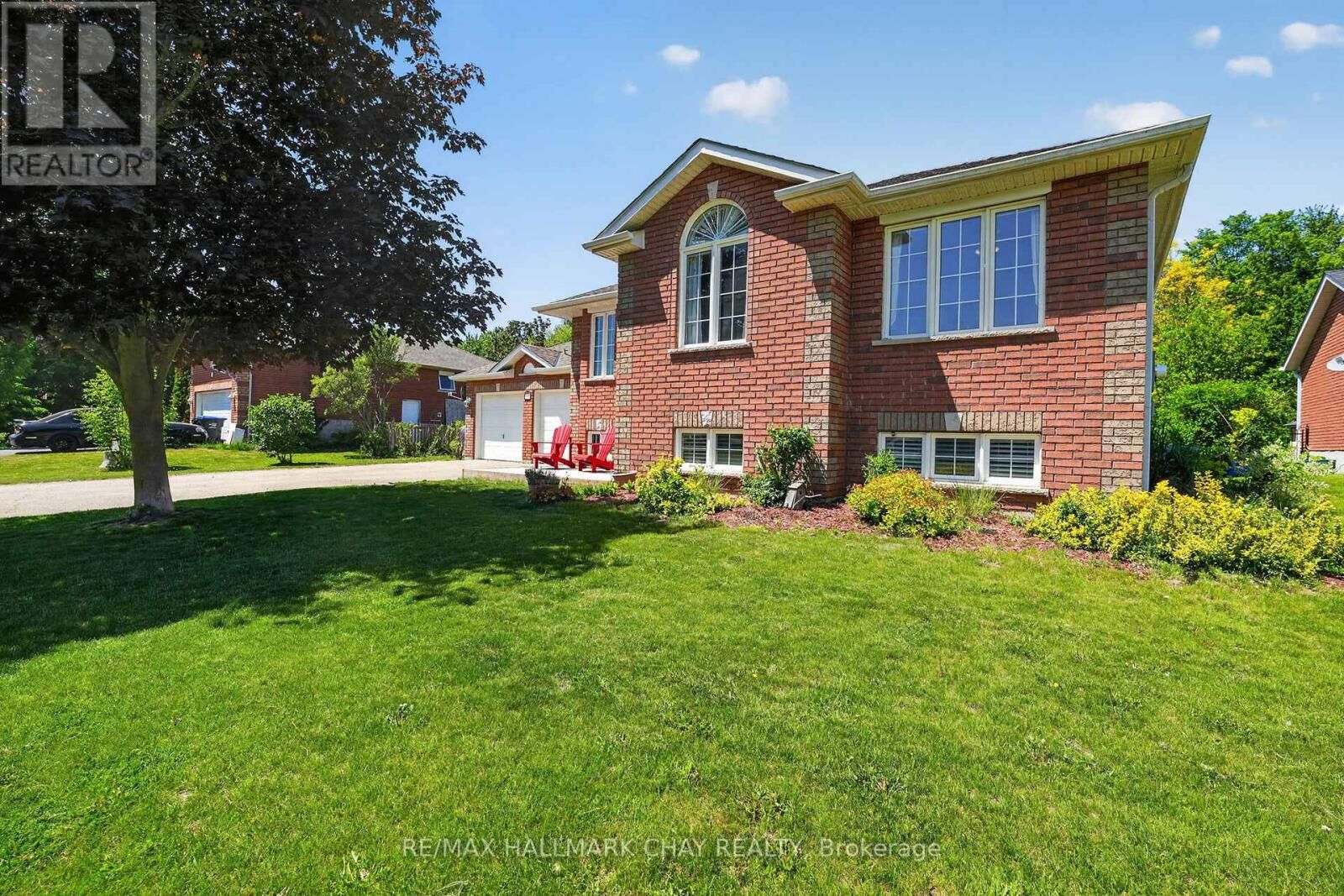 Property Photo:  55 Burbank Circle  ON L0M 1J0 