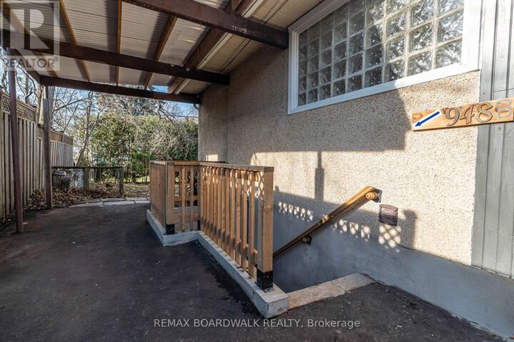 Property Photo:  948 Parkhurst Boulevard B  ON K2A 3M9 